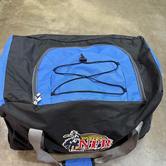 Wrangler NFR 2013 Rolling Duffel Bag w/ Wheels & Pull Handle Las Vegas - Picture 3 of 9
